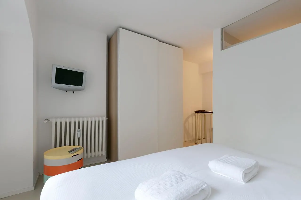 Bocconi Bligny Apartment Милан