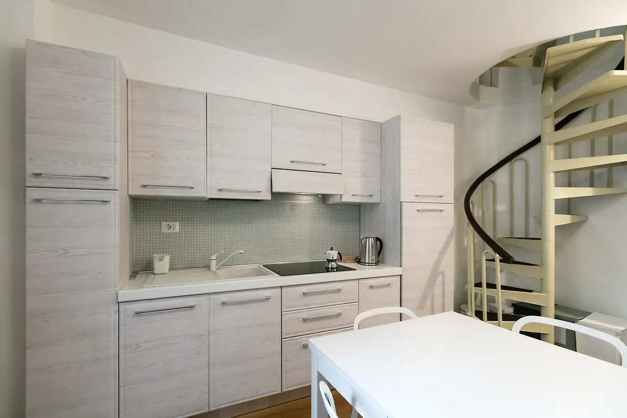 Bocconi Bligny Apartment Милан