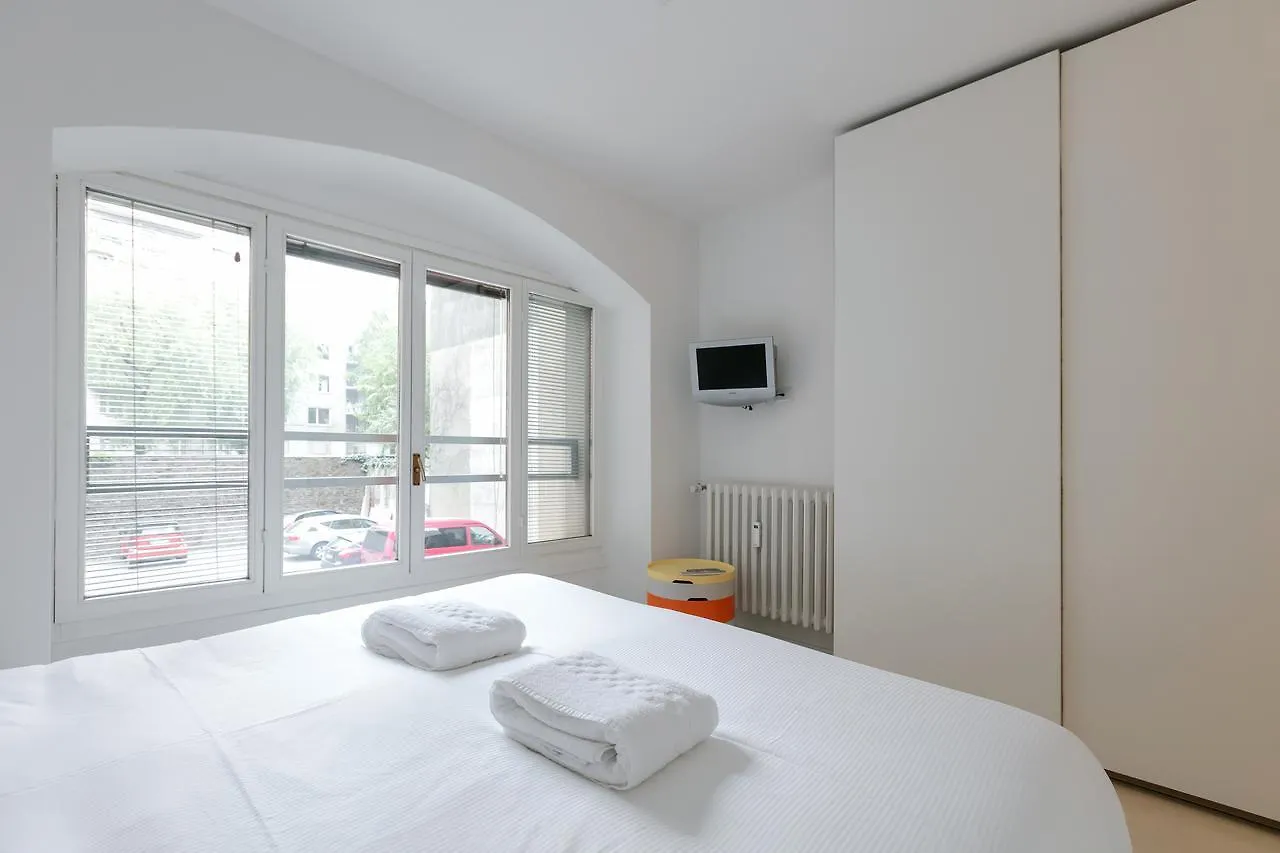 Bocconi Bligny Apartment Милан 0*,